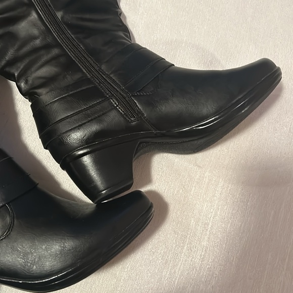 Easy Street Women’s ‘Jayda’ Style Wide Calf Scrunch Style Heeled Boots Size 7.5 - Picture 5 of 13